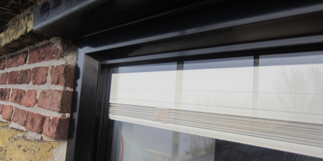 ScreenLine jaloezieën tussen glas op maat – handbediend 13 ScreenLine jaloezieën geïntegreerd in isolatieglas